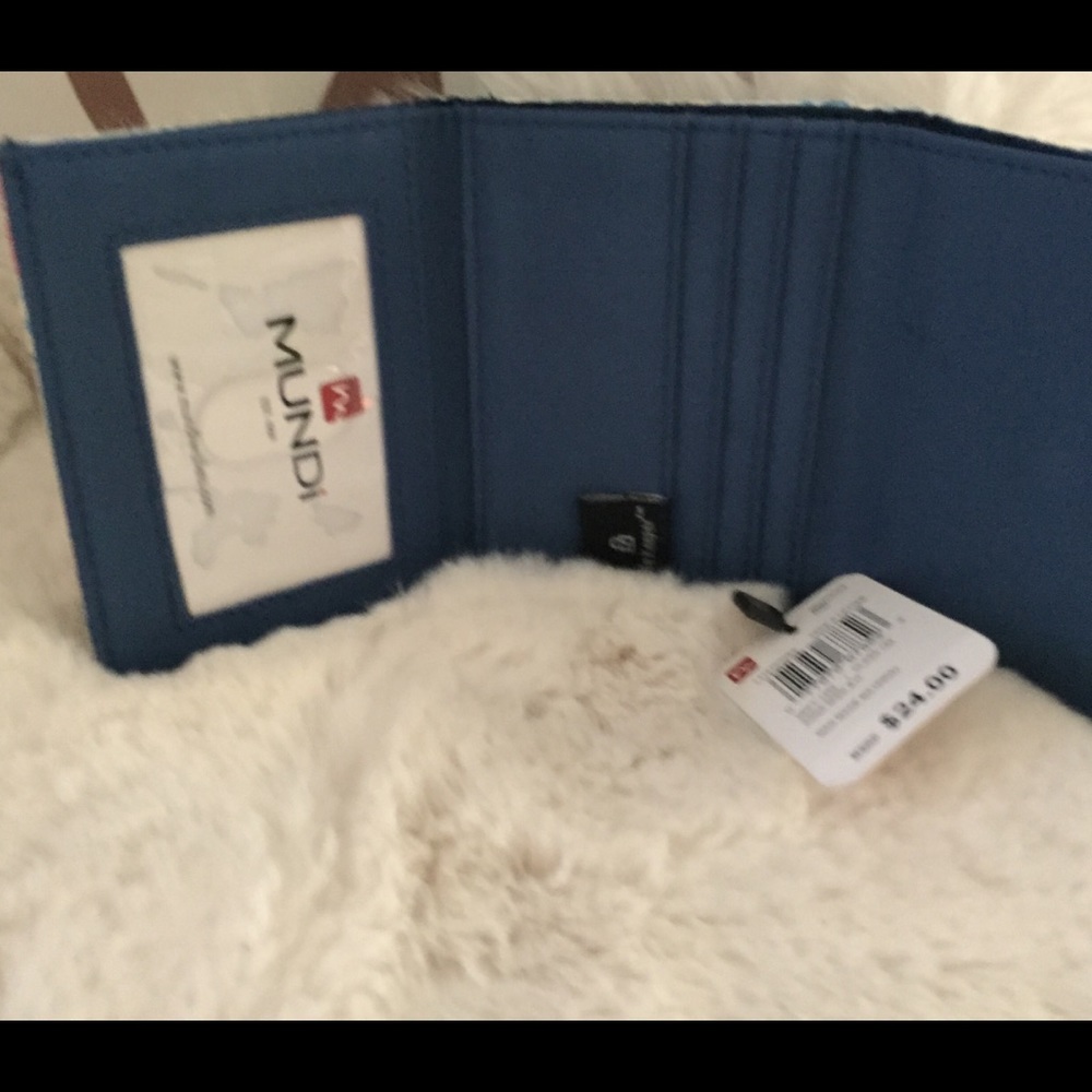 Mundi Tri Fold Small Travel Wallet..NWT - Picture 2 of 5